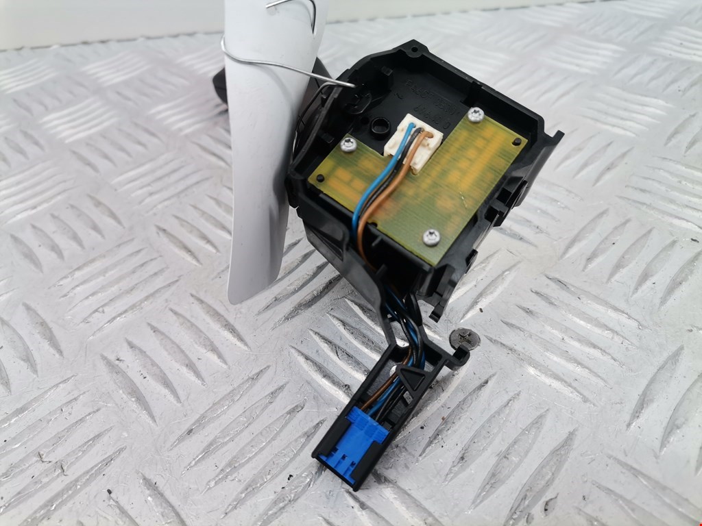 Переключатель стеклоочистителя VOLKSWAGEN Golf V 2003-2009