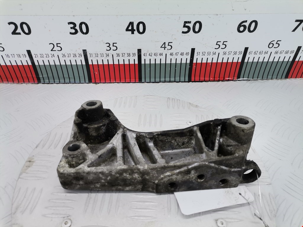 Кронштейн (крепление лапа) двигателя Opel Zafira A (1999-2006)