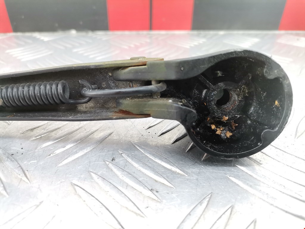 Поводок дворника задний (заднего) AUDI A4 B5 1995-2001