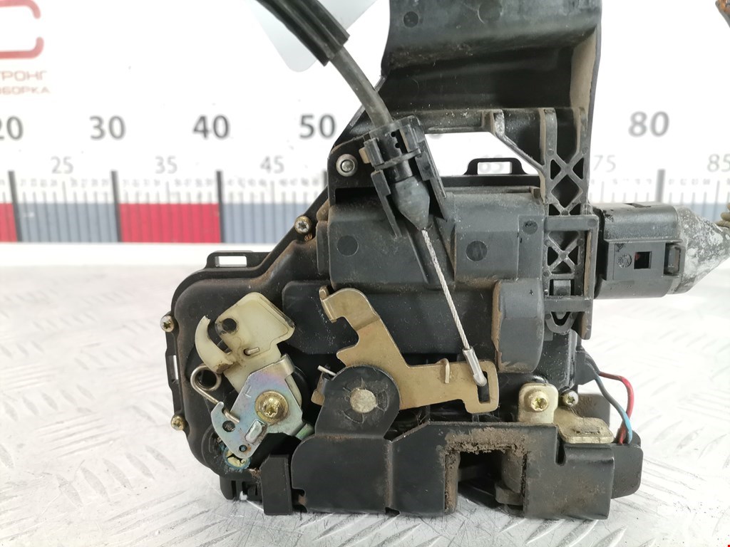 Замок двери передней левой VOLKSWAGEN Passat B5 1997-2005