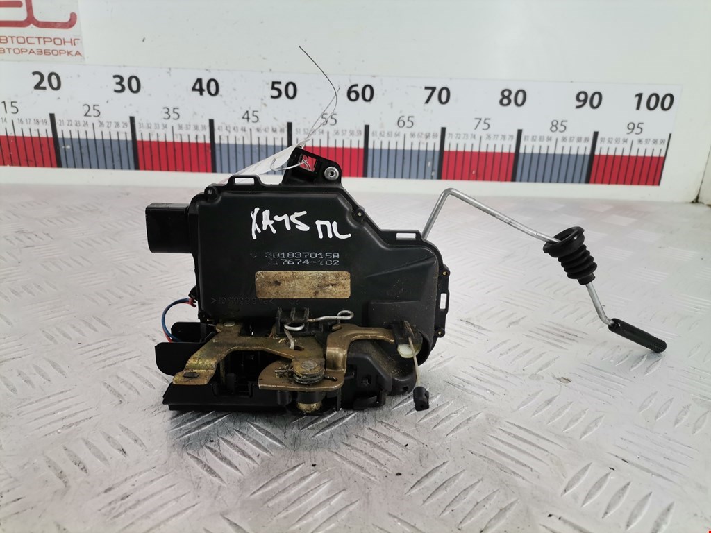 Замок двери передней левой VOLKSWAGEN Passat B5 1997-2005