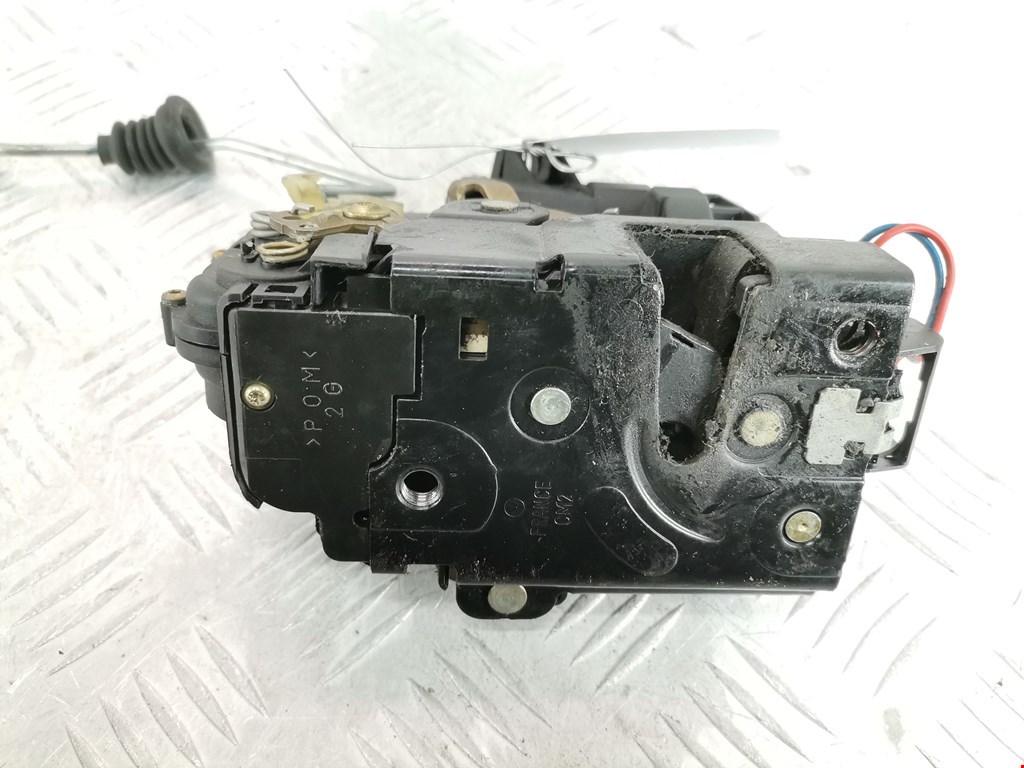 Замок двери передней левой VOLKSWAGEN Passat B5 1997-2005