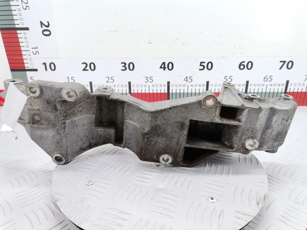 Кронштейн генератора FORD Galaxy 1995-2005