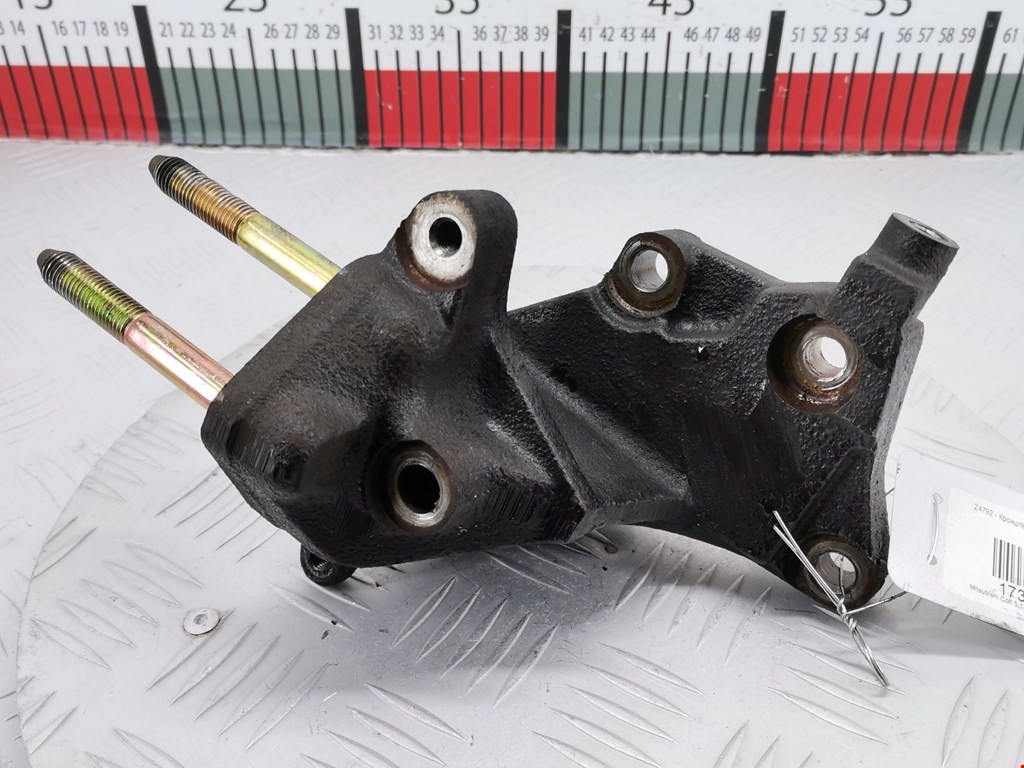 Кронштейн (крепление лапа) двигателя Mitsubishi Colt 5 (1995-2003)