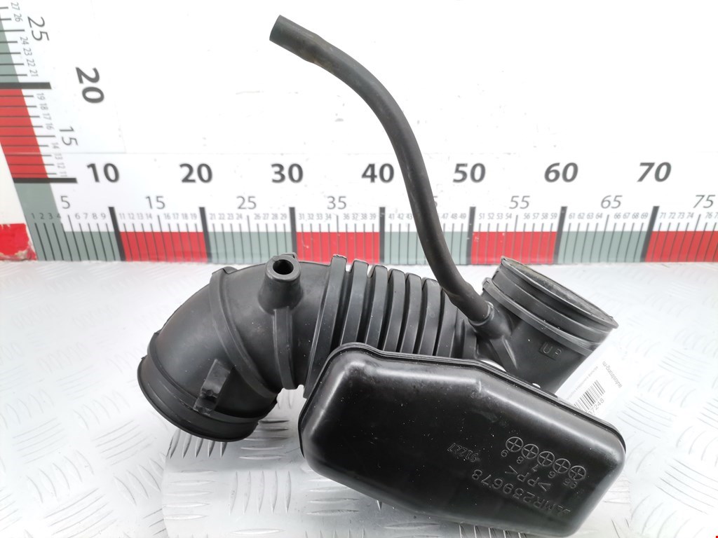 Патрубок воздушного фильтра MITSUBISHI Colt CJ 1995-2003