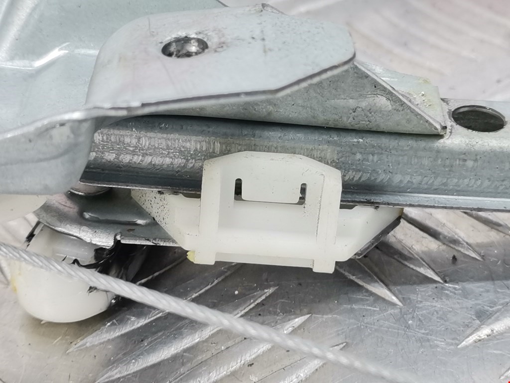 Стеклоподъемник задний правый OPEL Astra H/Family 2004-2015