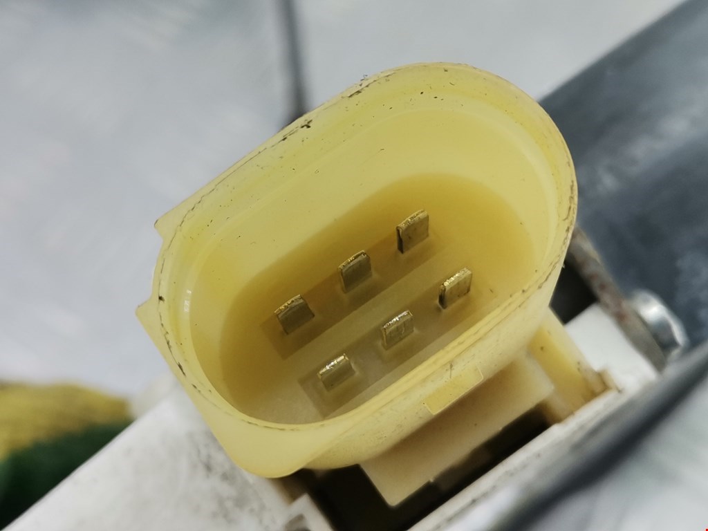 Стеклоподъемник передний правый BMW 1er E81\E87 2004-2011