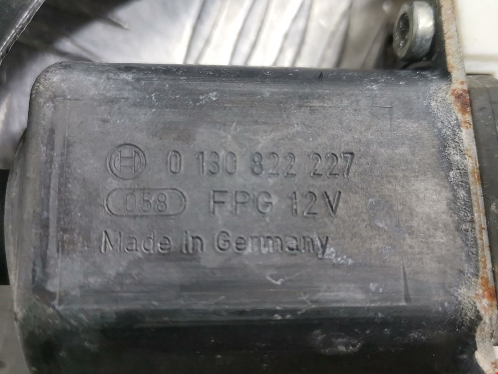 Стеклоподъемник передний правый BMW 1er E81\E87 2004-2011