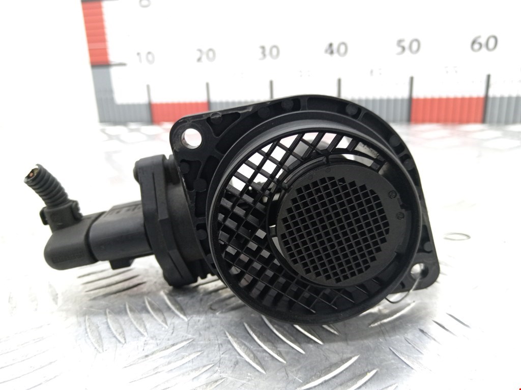 Расходомер воздуха (массметр, датчик ДМРВ) VOLKSWAGEN Golf IV 1997-2003