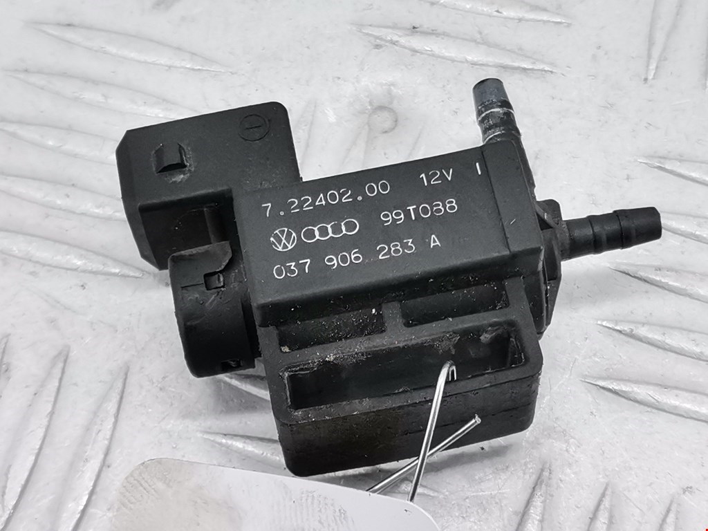 Клапан воздушного фильтра Audi A3 8L (1996-2003)