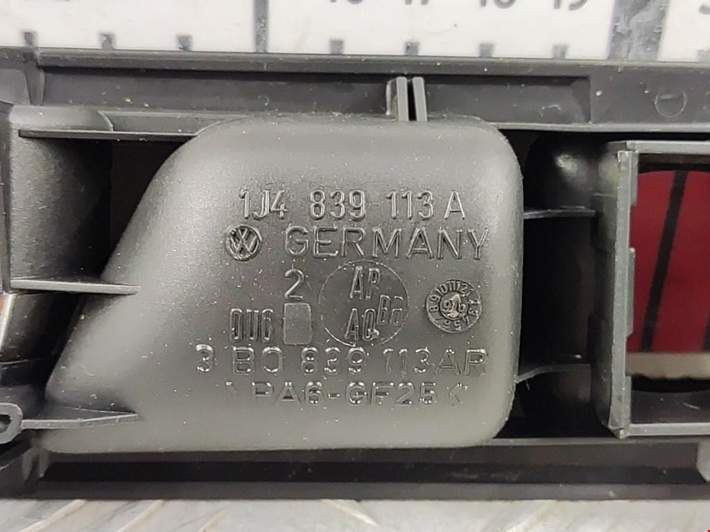 Ручка дверная задняя внутренняя левая VOLKSWAGEN Golf IV 1997-2003