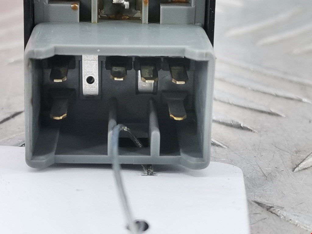 Кнопка стеклоподъемника DAEWOO Nubira 2003-2007