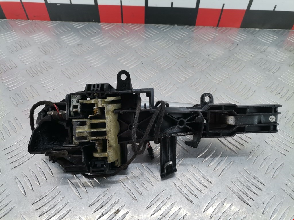 Ручка двери передней наружная правая BMW 1er E81\E87 2004-2011