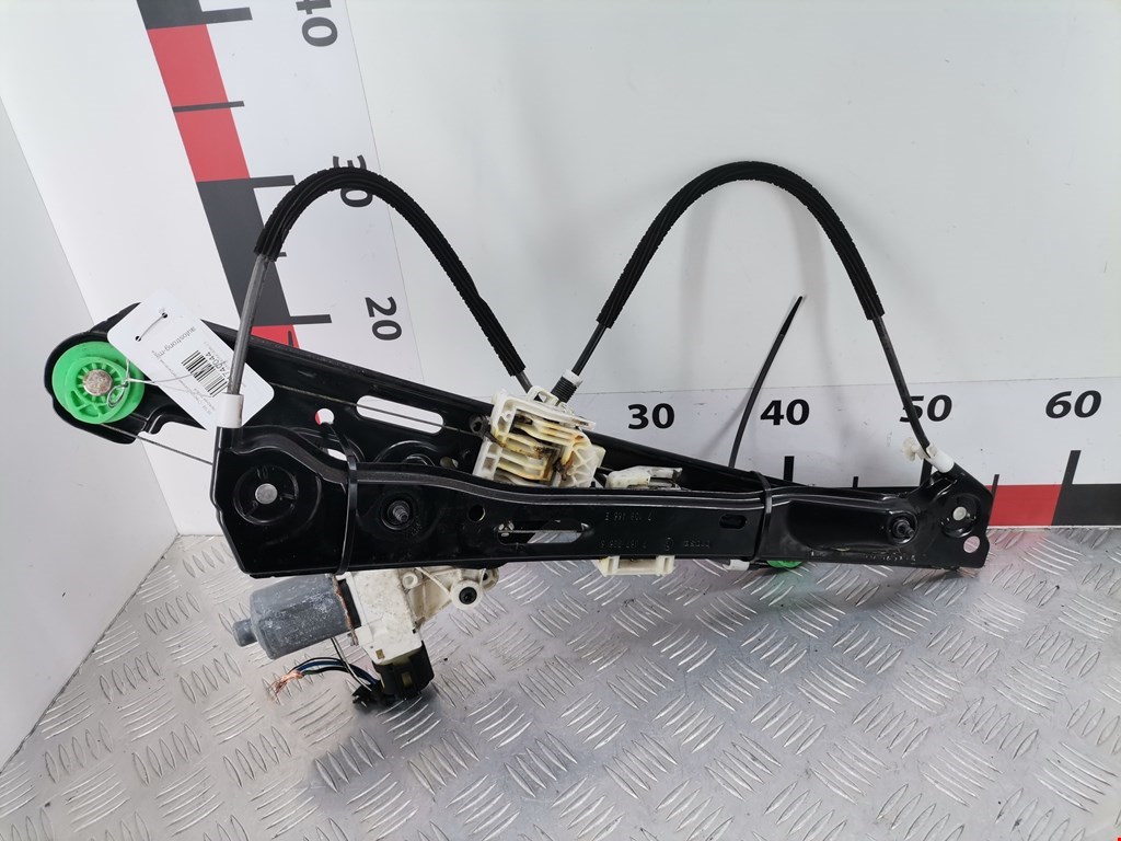 Стеклоподъемник передний правый BMW 1er E81\E87 2004-2011