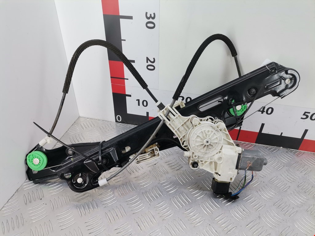 Стеклоподъемник передний правый BMW 1er E81\E87 2004-2011