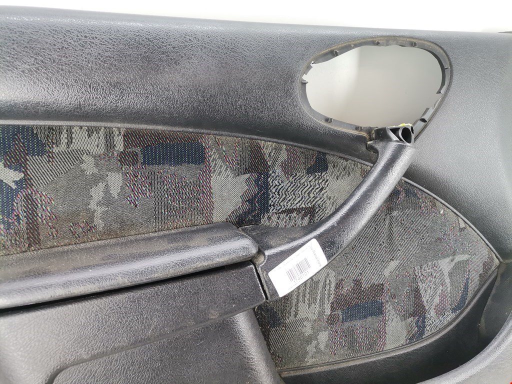 Обшивка двери передняя левая CITROEN Xsara 1997-2000