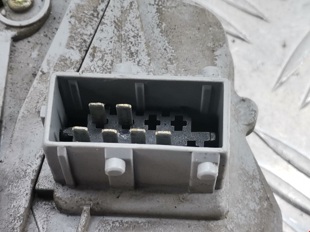 Замок двери передней правой CITROEN Xantia 1993-2002