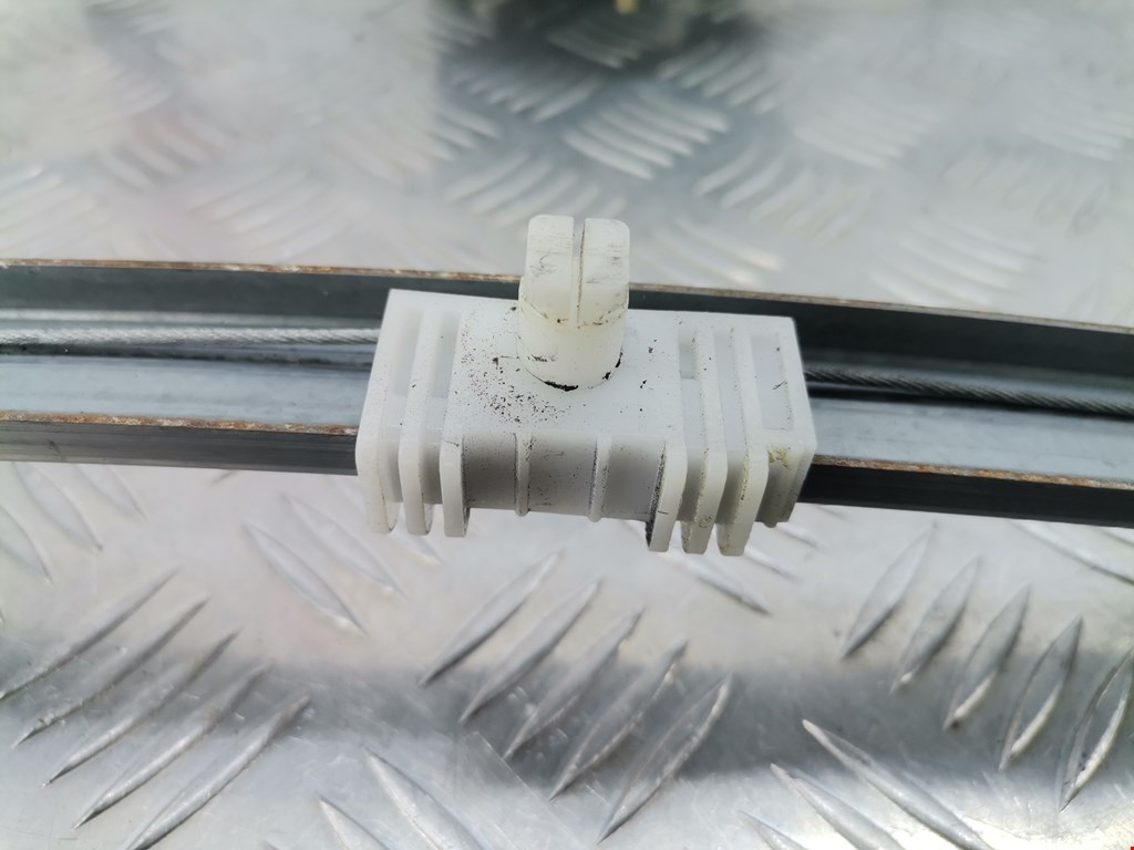 Стеклоподъемник передний правый CITROEN Xantia 1993-2002