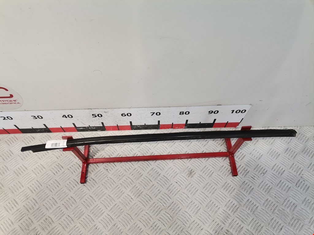 Накладка декоративная (молдинг) стекла двери передней правой BMW X3 (E83) (2003-2010)