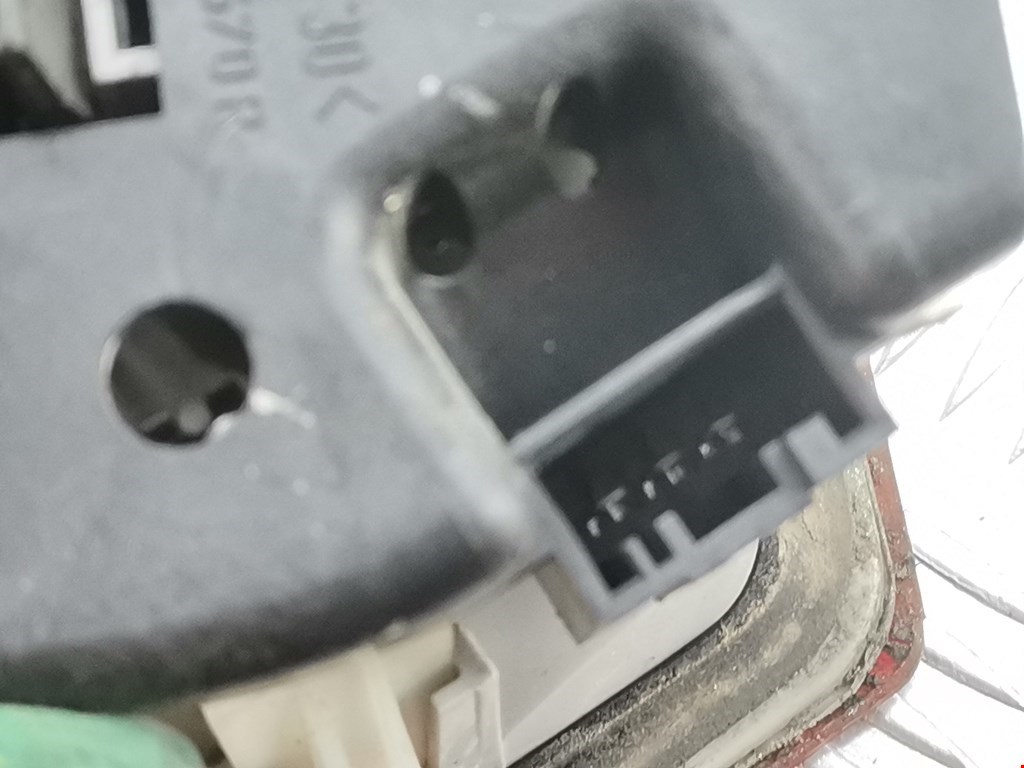 Фонарь задний внутренний правый BMW 3er E46 1998-2006