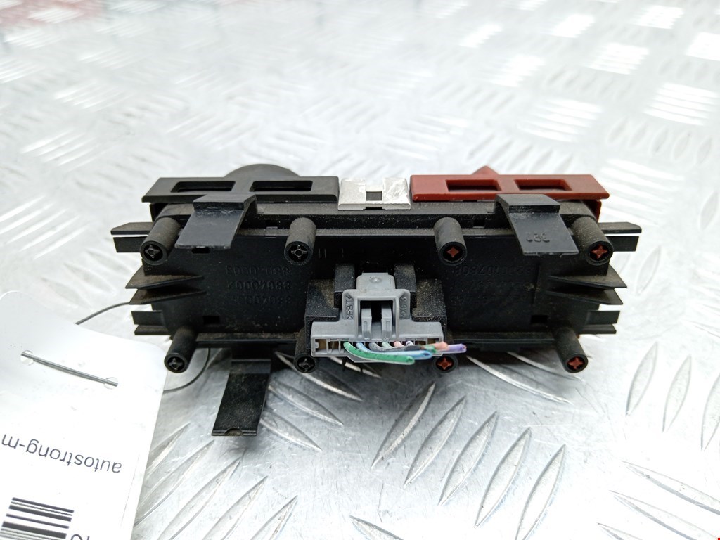 Кнопка аварийной сигнализации (аварийки) RENAULT Megane II 2002-2009