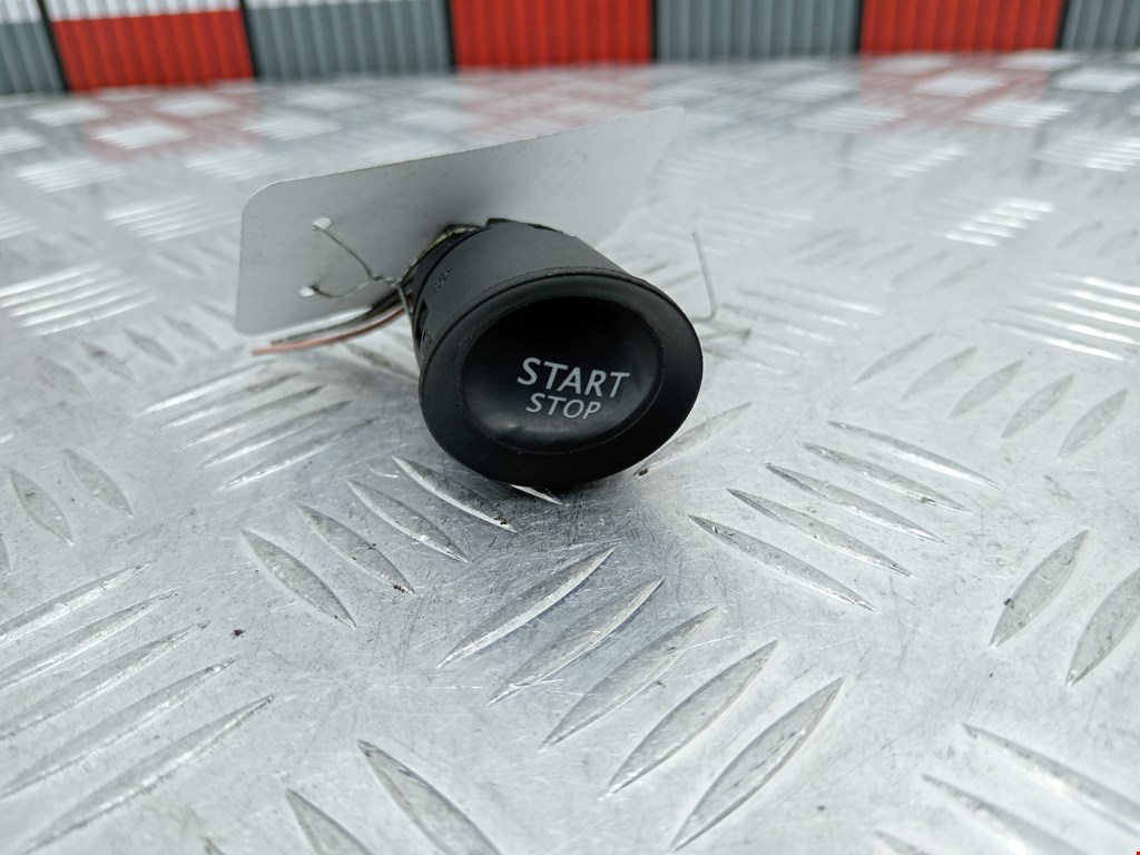 Кнопка старт-стоп (запуска двигателя) Renault Megane 2 (2002-2009)