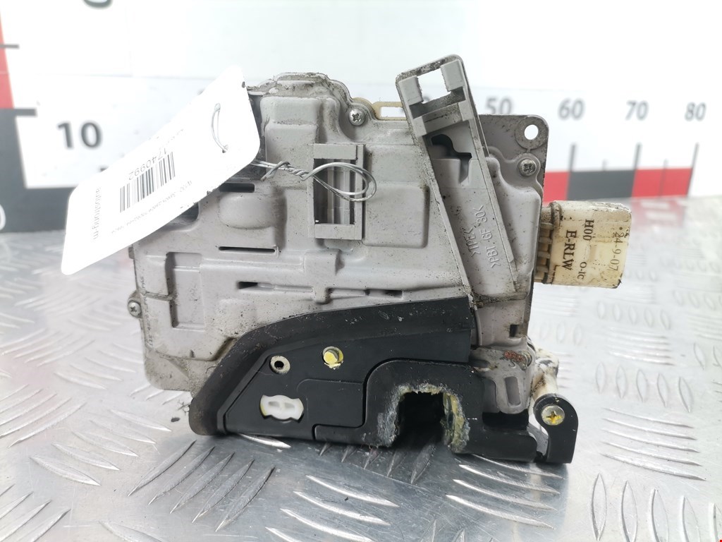 Замок двери передней левой AUDI A5 2007-2016