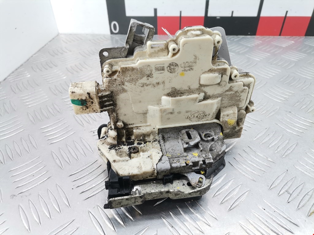 Замок двери передней левой AUDI A5 2007-2016