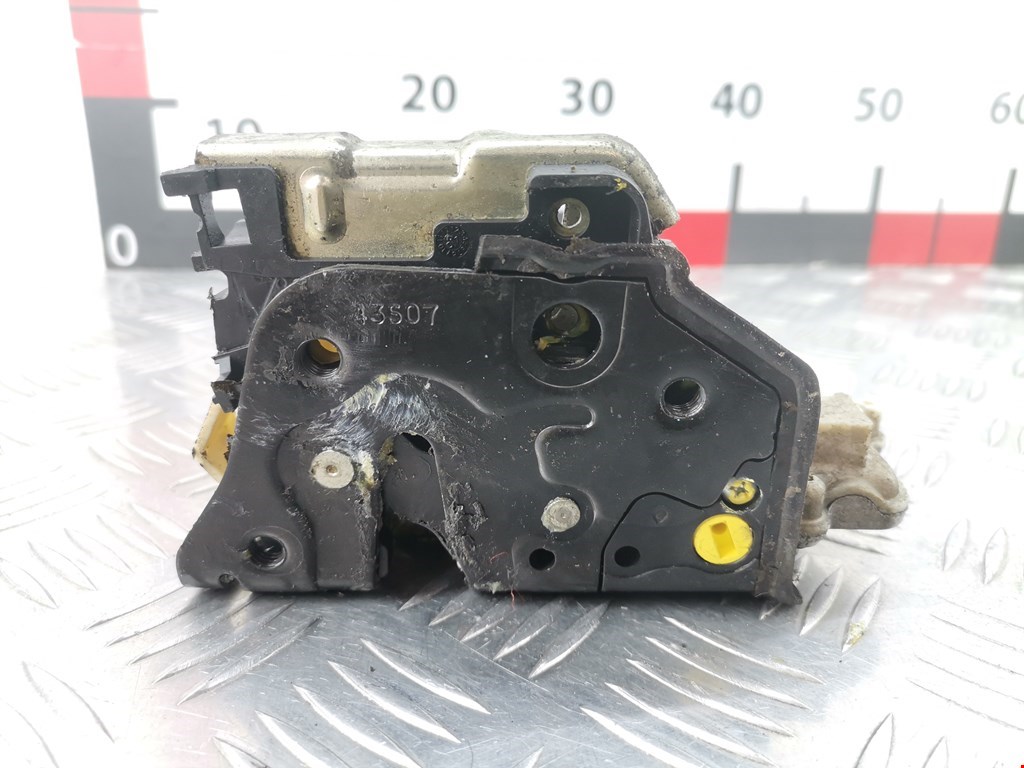 Замок двери передней левой AUDI A5 2007-2016