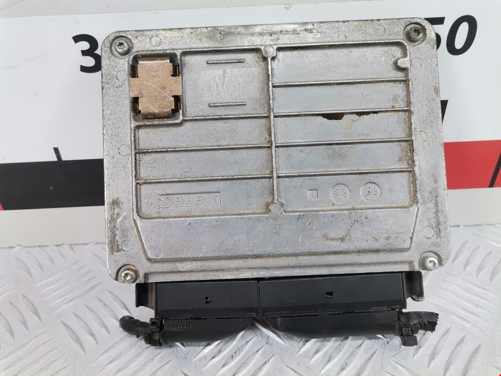 Блок управления двигателя (ЭБУ) SKODA Fabia MK1 1999-2006