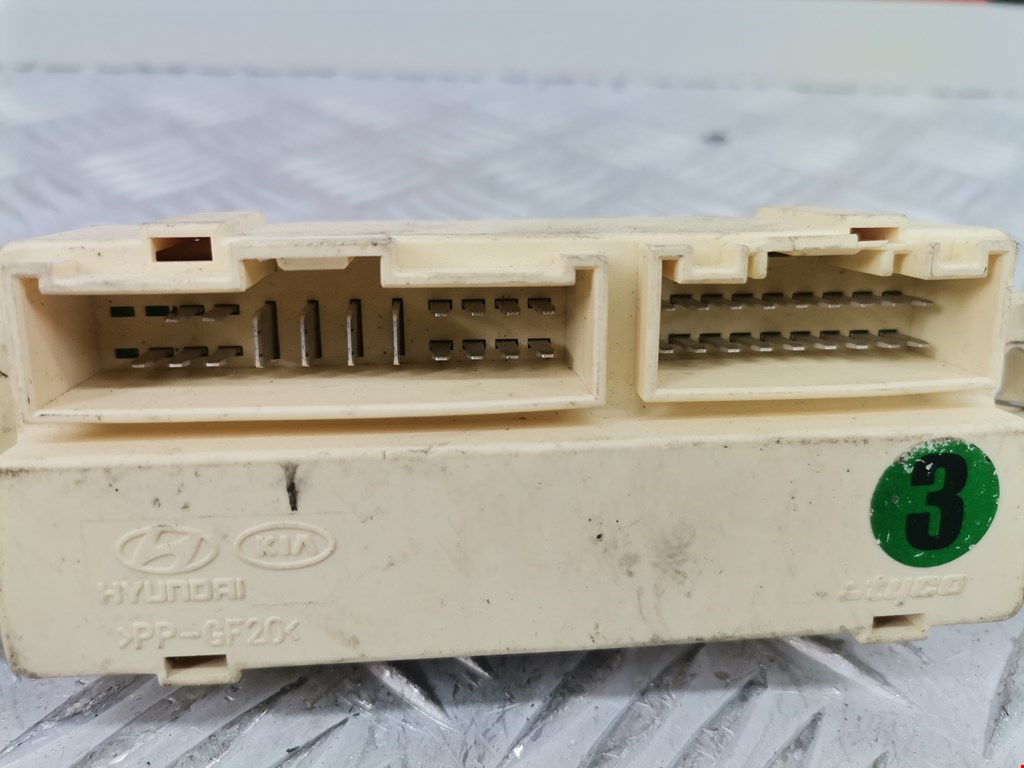 Блок реле HYUNDAI i30 2007-2012