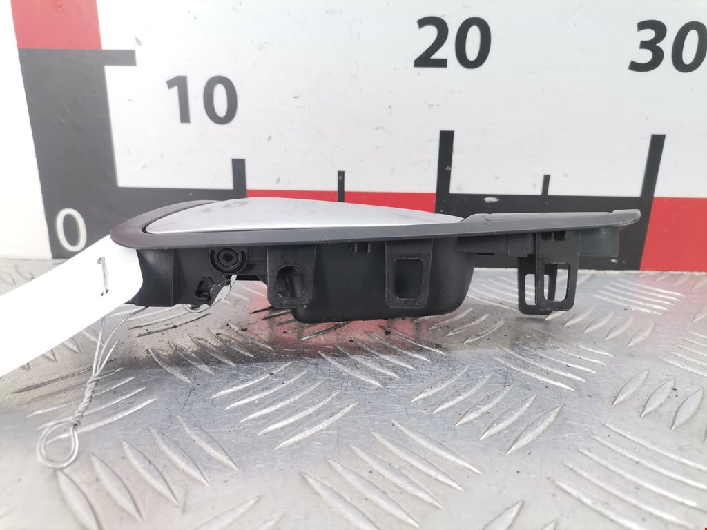 Ручка дверная передняя внутренняя левая VOLKSWAGEN Passat B6 2005-2011