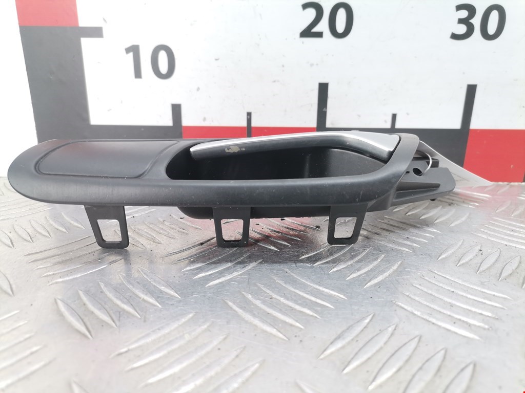 Ручка дверная передняя внутренняя левая VOLKSWAGEN Passat B6 2005-2011
