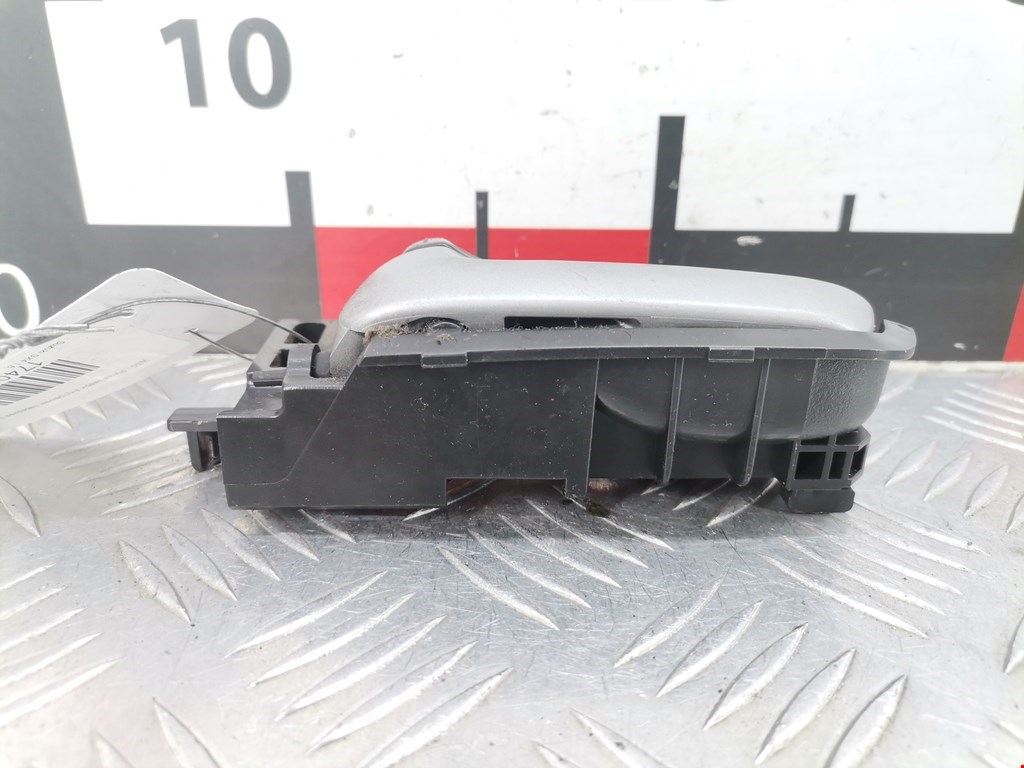 Ручка дверная передняя внутренняя левая SUZUKI SX4 2006-2014