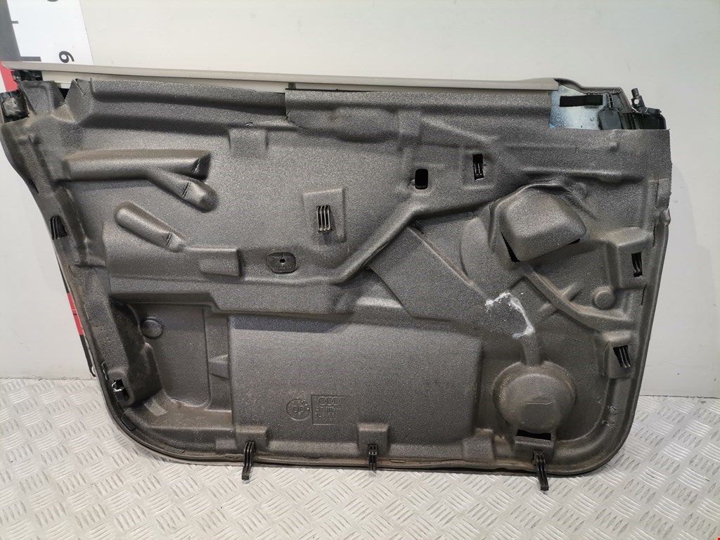 Обшивка двери передняя правая AUDI A3 8L 1996-2003