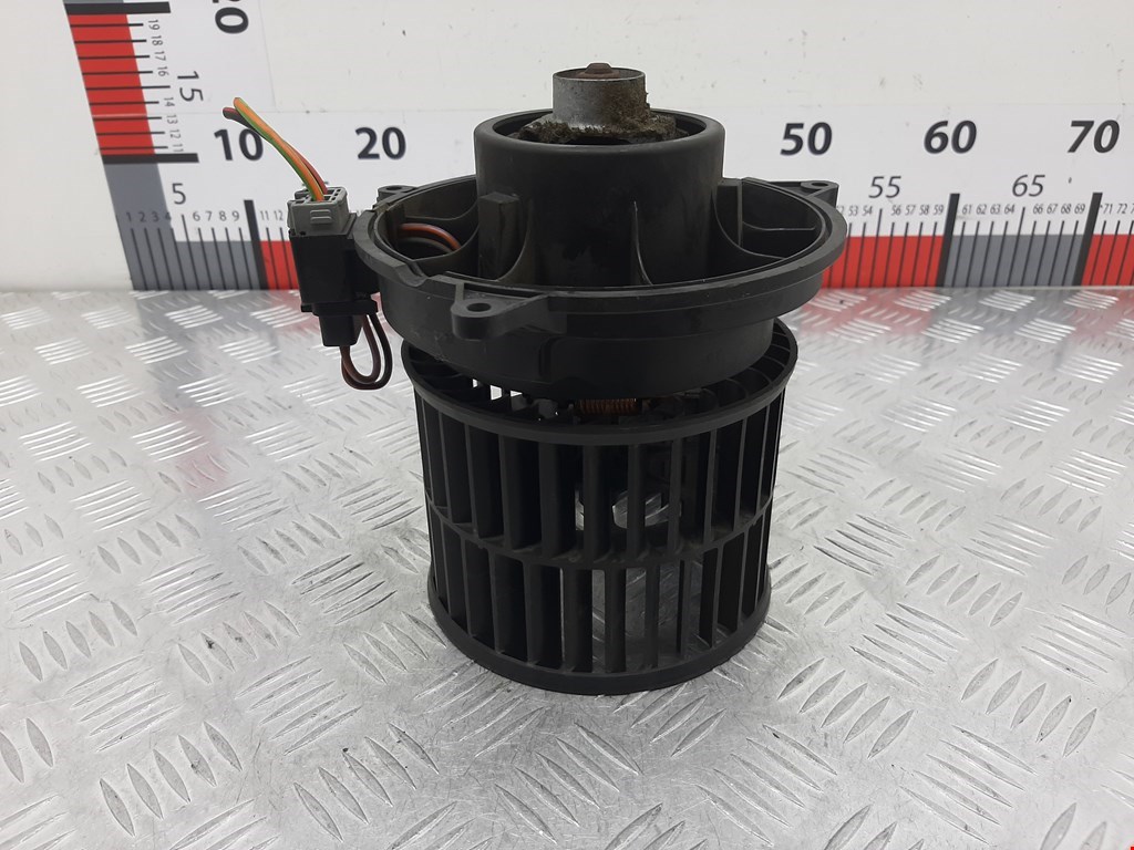 Моторчик печки (вентилятор отопителя) Ford Fusion (2002-2012)