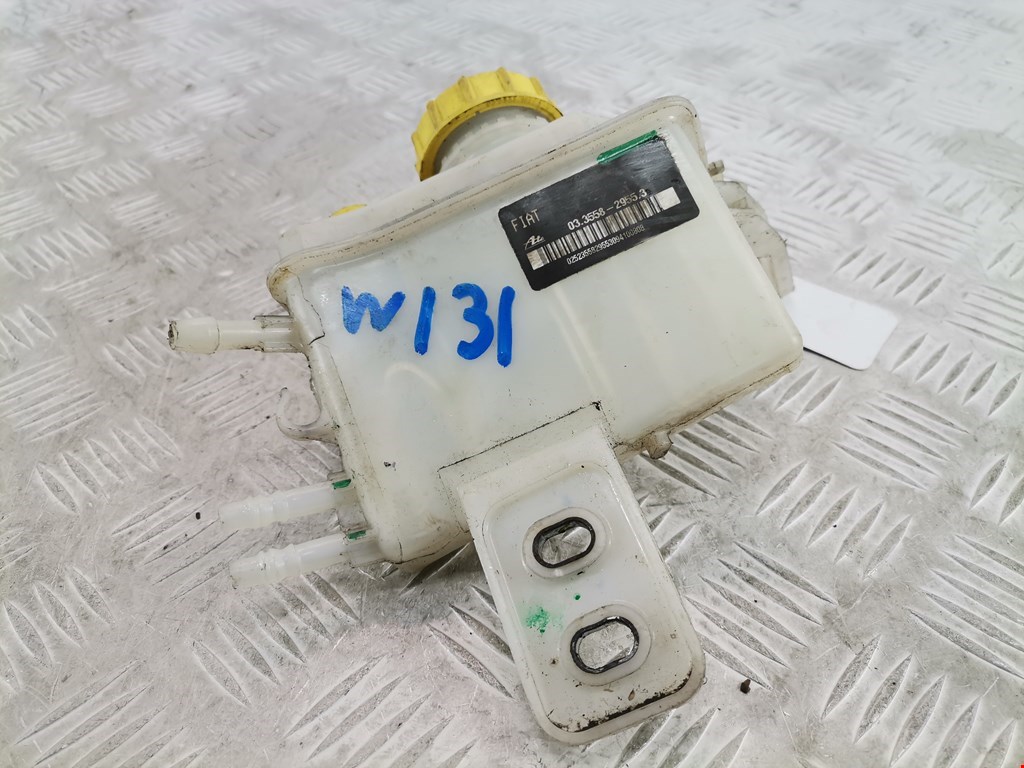 Бачок главного тормозного цилиндра FIAT Doblo 2 2009-2014