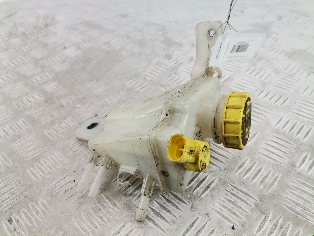 Бачок главного тормозного цилиндра FIAT Doblo 2 2009-2014