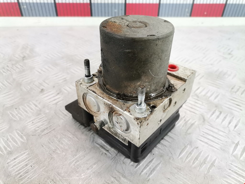 Блок ABS (насос) HYUNDAI Santa Fe CM 2005-2012