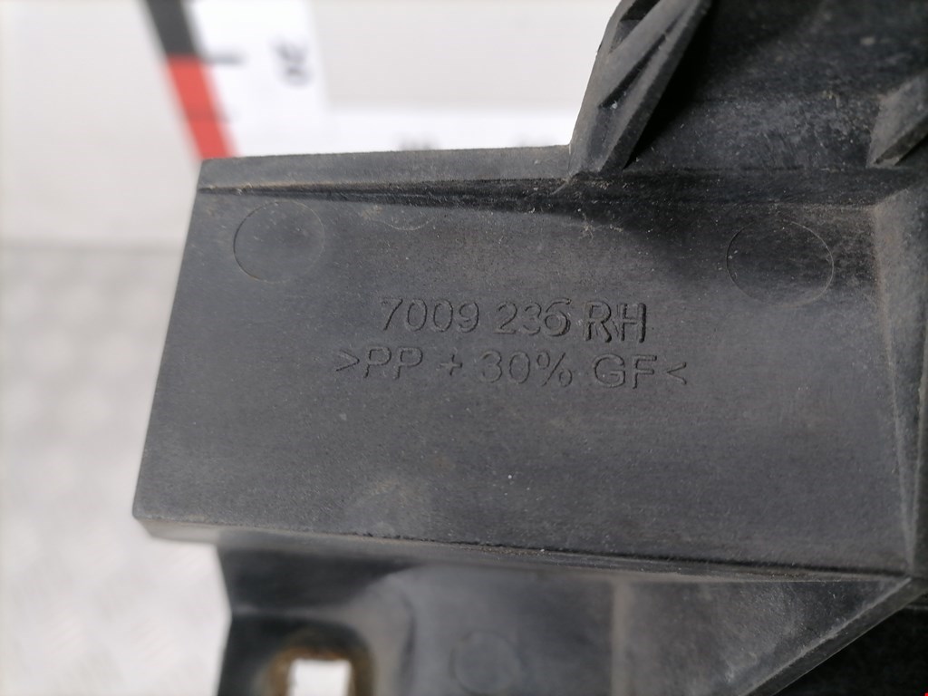 Кронштейн фары правый LAND ROVER Range Rover 2002-2012