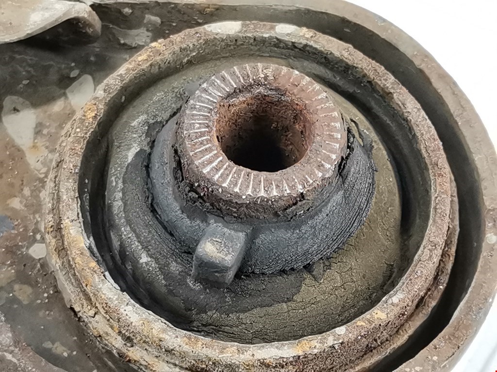 Рычаг передний правый TOYOTA RAV 4 XA20 2000-2005