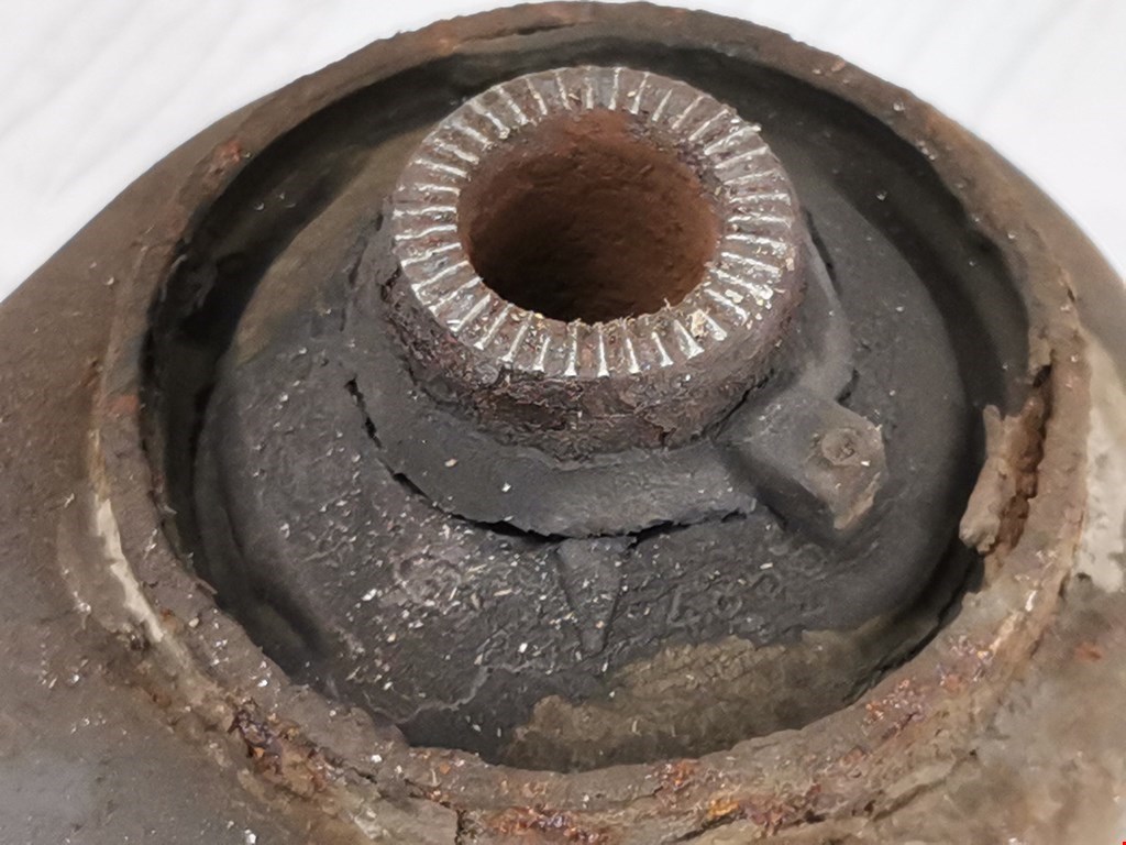 Рычаг передний правый TOYOTA RAV 4 XA20 2000-2005