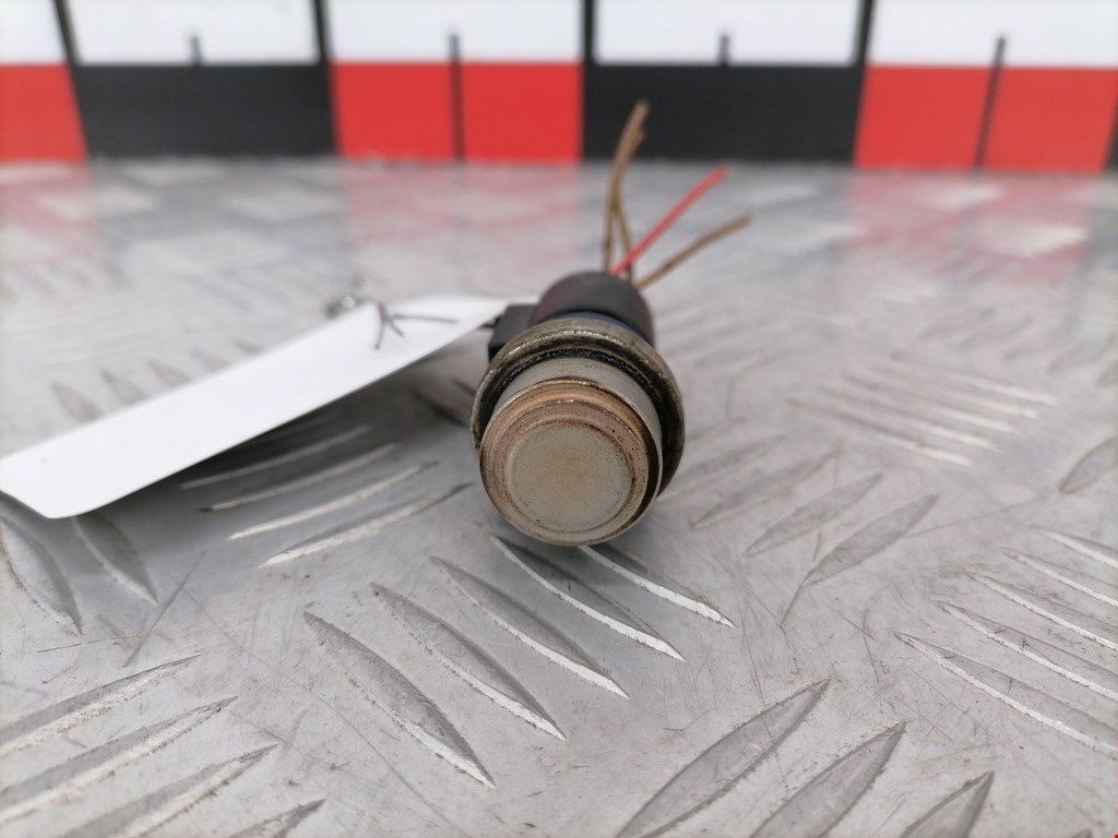 Датчик температуры (охлаждающей жидкости) VOLKSWAGEN Passat B5 1997-2005