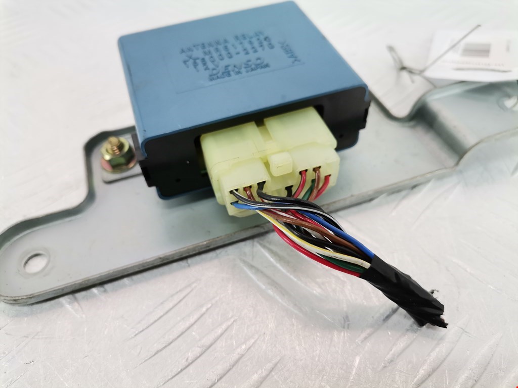 Усилитель антенны MITSUBISHI Pajero Sport 1998-2008