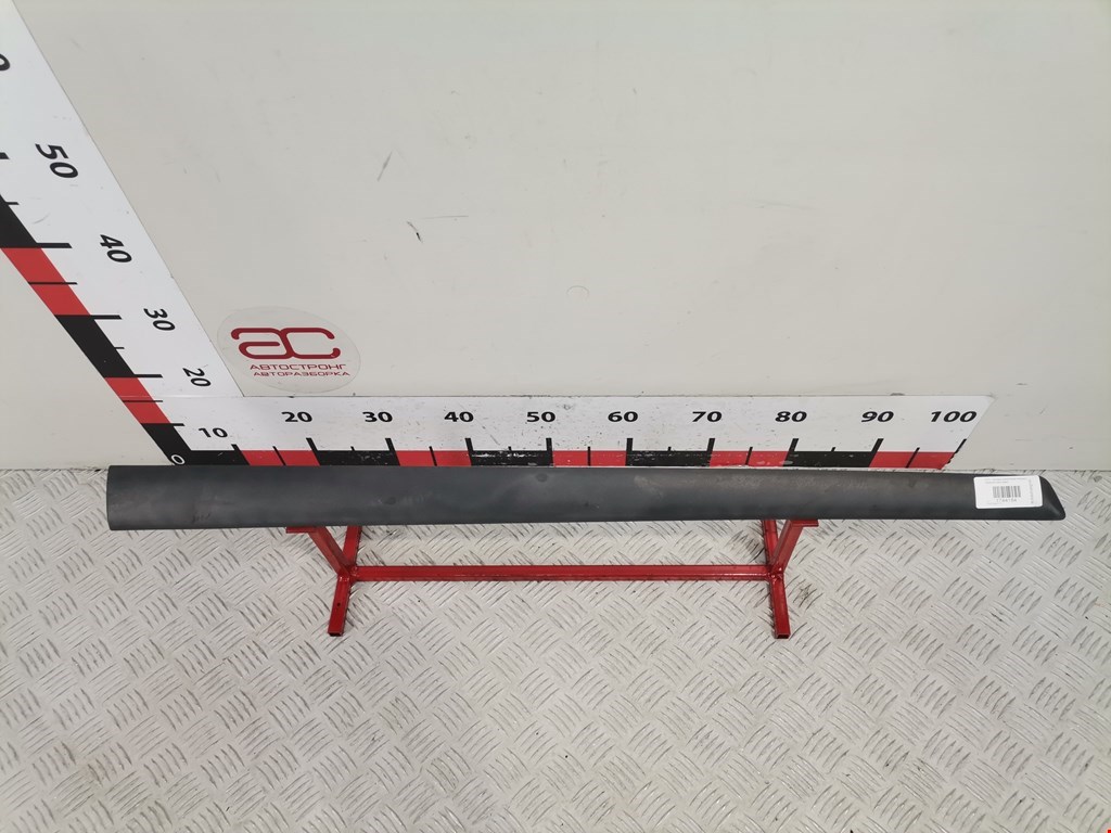 Накладка декоративная (молдинг) двери передней левой Ford Fiesta 5 (2002-2008)