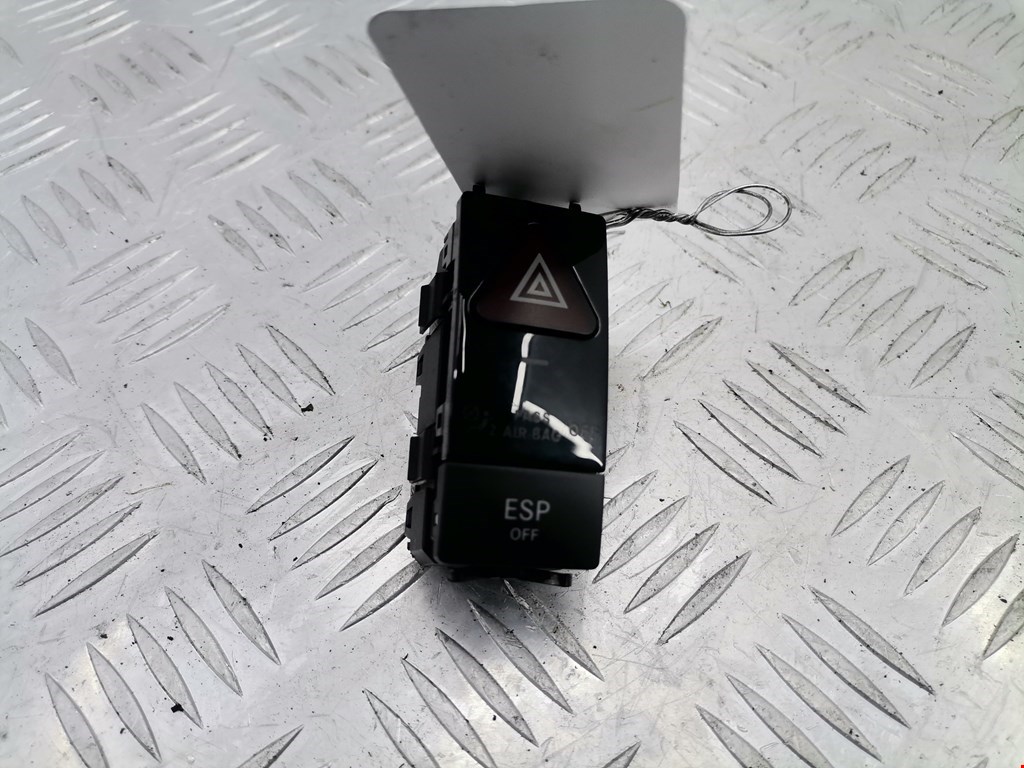 Кнопка аварийной сигнализации (аварийки) MERCEDES-BENZ C-Class C-klasse W204 2007-2015