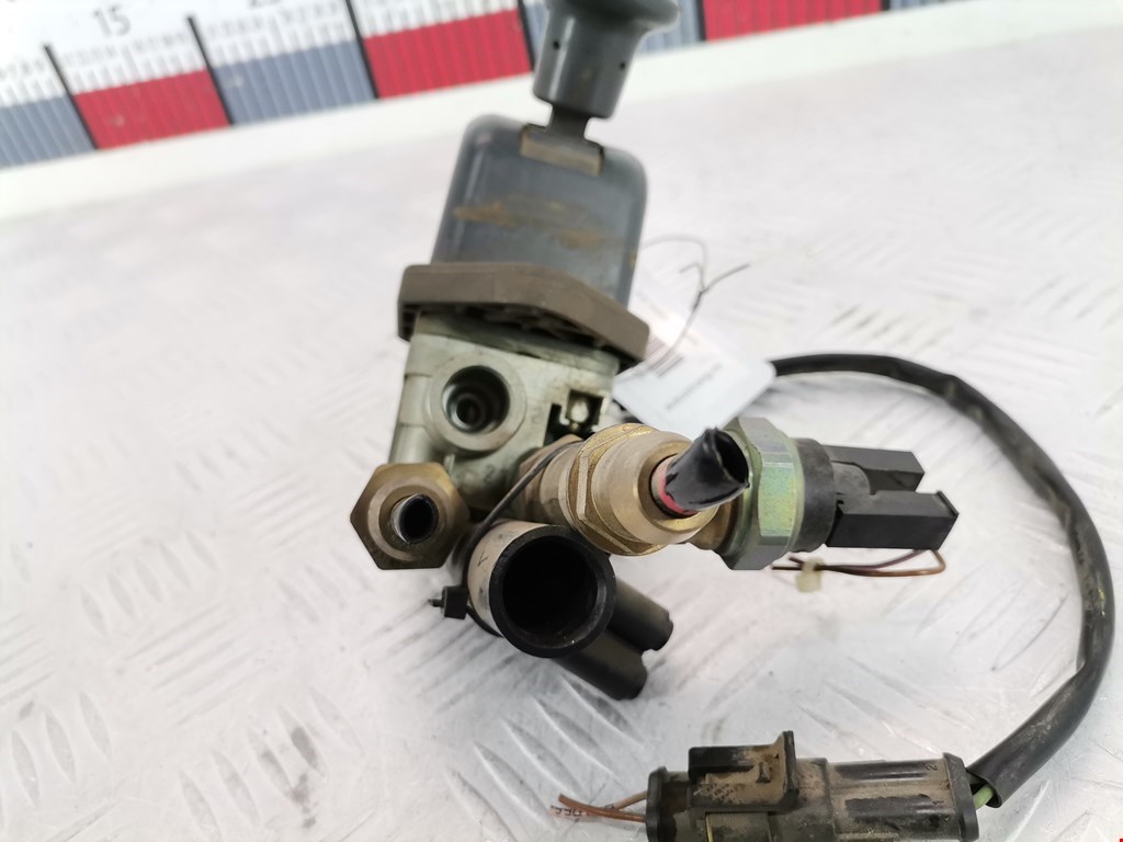 Рычаг стояночного тормоза (ручник) IVECO EuroCargo II 2003-2008