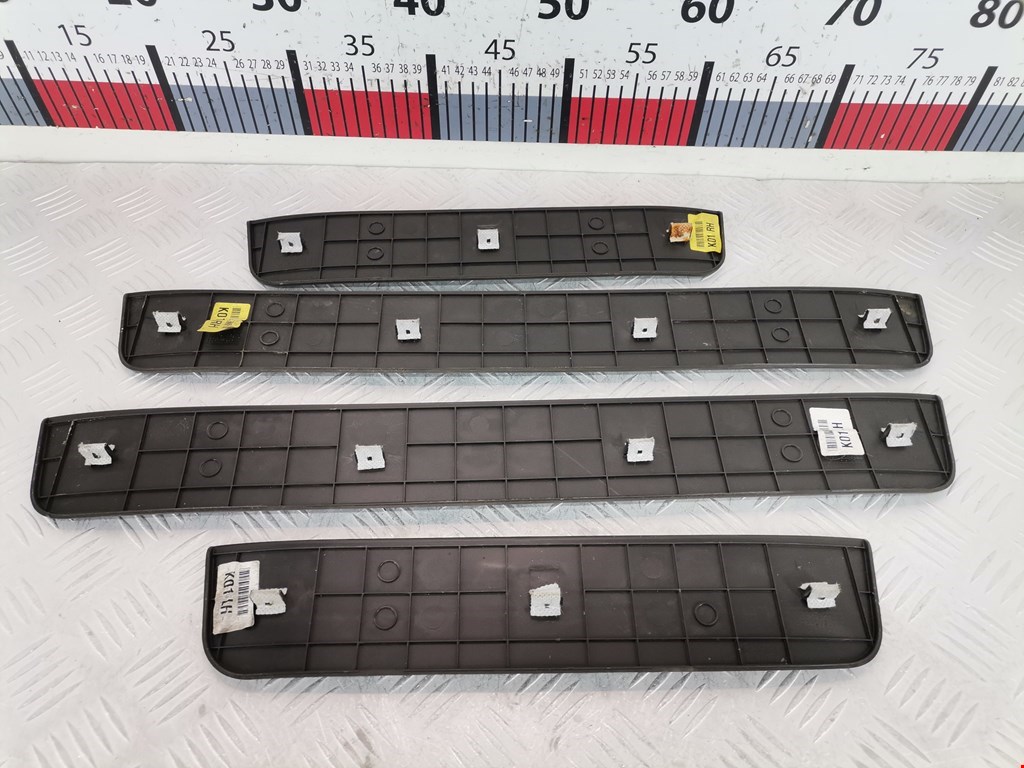 Накладка порога (внутренняя) HYUNDAI Santa Fe CM 2005-2012