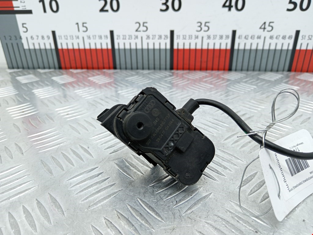 Активатор замка бензобака VOLKSWAGEN Polo V HB 2009-2017