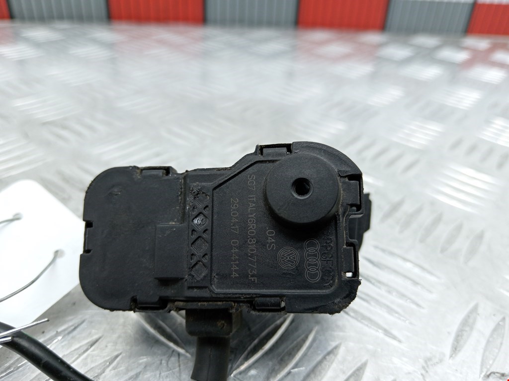 Активатор замка бензобака VOLKSWAGEN Polo V HB 2009-2017